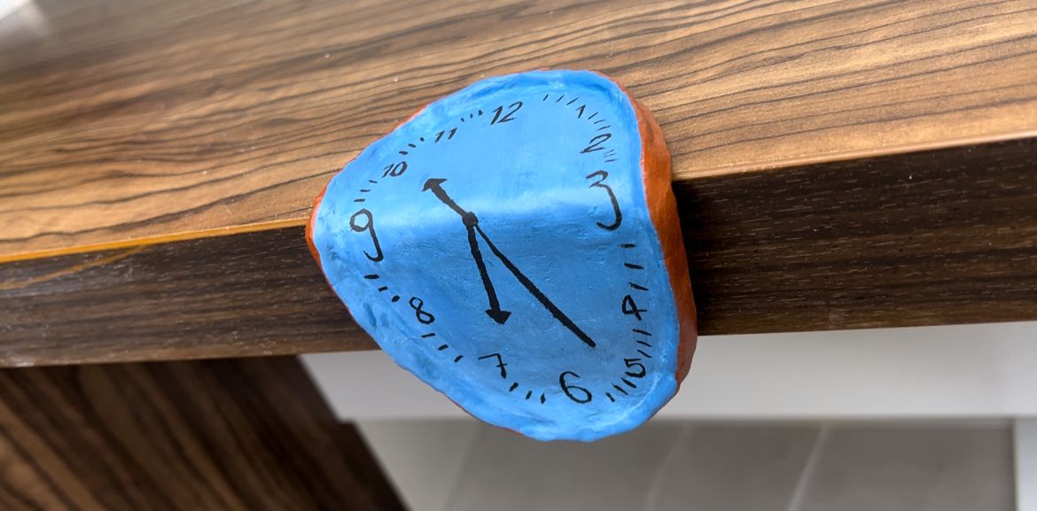 ساعت دکوری ذوب شده دستساز خمیری